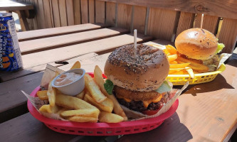 Yellow Bus Burger Beaune food