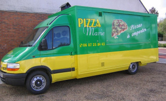 Pizza Marie outside