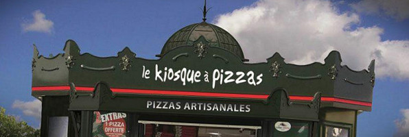 Le Kiosque A Pizzas outside