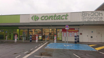 Carrefour Contact outside