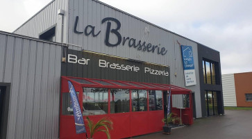 La Brasserie outside