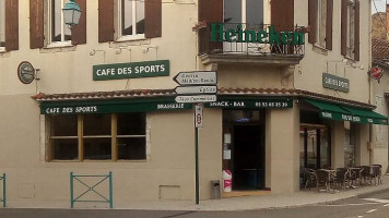 Cafe Des Sports outside