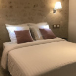 The Originals Le Manoir De Pierre Levee À l'intérieur