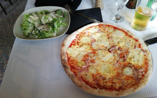 La Pizzeria La Marelle food