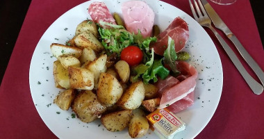 La Cantine de la Mine food