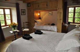 Les Louisots Chambres D'hotes Ferme-auberge inside