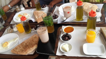 Café Al-madina food