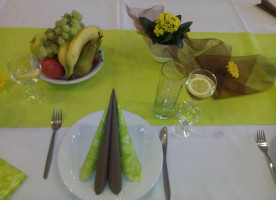 Restaurace U Zlateho Dzbanu food