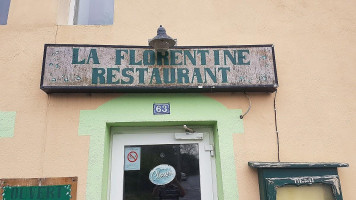 La Florentine outside