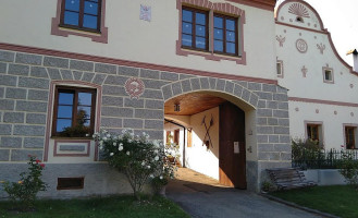 Obcerstveni Pekna Dira Extérieur