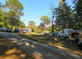 Camping Des Bastides outside