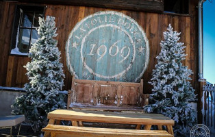 La Folie Douce outside