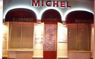 Chez Michel outside