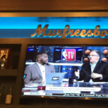 La Poule Aux Jeux inside