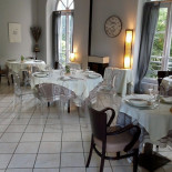 Aux Fontaines La Réole Dentro