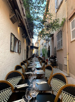 Le Canastel Italien Saint Tropez outside