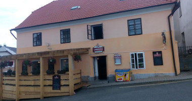 Restaurace Pod Věží Extérieur