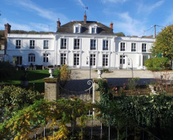 Chateau De La Marjolaine outside