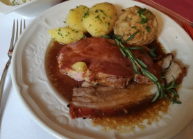 Nendrinė Pastogė Sodyba food