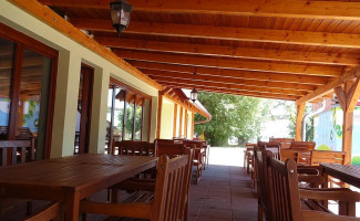 Restaurace U Raka À l'intérieur