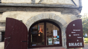 Keck's Cafe Nature Shop outside