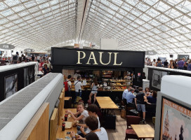 Paul Bakery outside