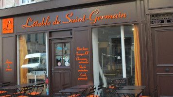 L'etable de Saint-Germain outside