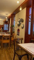 La Cantine inside