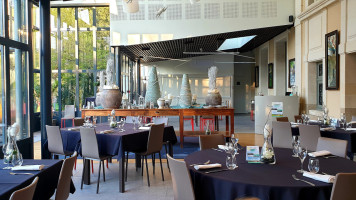 Château De La Barbinière inside