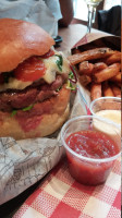 L'Hambourgeois food