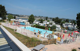 Camping Municipal Ernest Renan outside