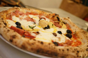 Pupetta Étienne Marcel Forno A Legna food