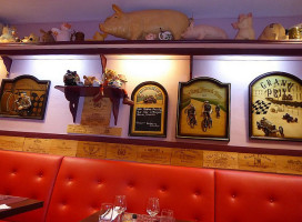 Le Cocteau inside