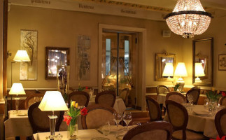 Auberge Napoléon inside