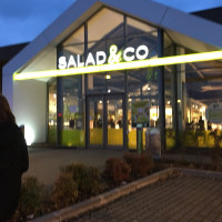 Salad&Co outside