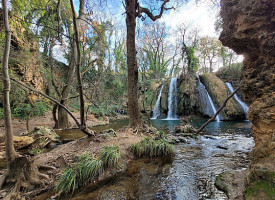 La Chute Du Grand Baou outside