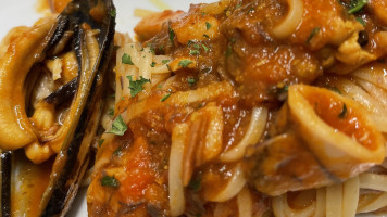 The Thirsty Barber food