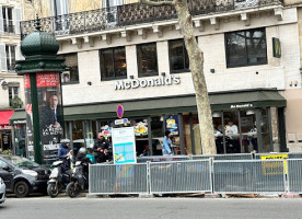 Auberge Du Bon Laboureur outside
