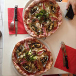 Pizzeria Jean Louis food