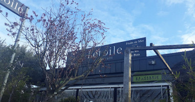 L'etoile outside