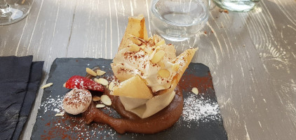 Le Temps Suspendu food