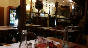 Pizza 66 -zavŘeno À l'intérieur