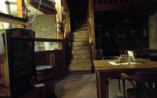 Pizza 66 -zavŘeno À l'intérieur