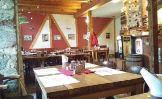 Pizza 66 -zavŘeno À l'intérieur