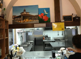 Le Comptoir Des Colibris inside