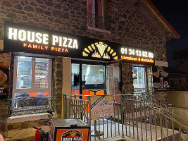 House Pizza outside