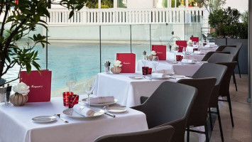 Hôtel Barrière Le Majestic inside