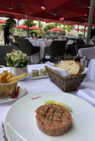 Hôtel Barrière Le Majestic food