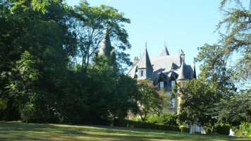 Chateau le Haget Restaurant outside