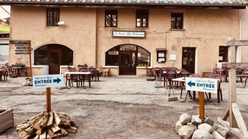 Cafe De La Ferme Extérieur